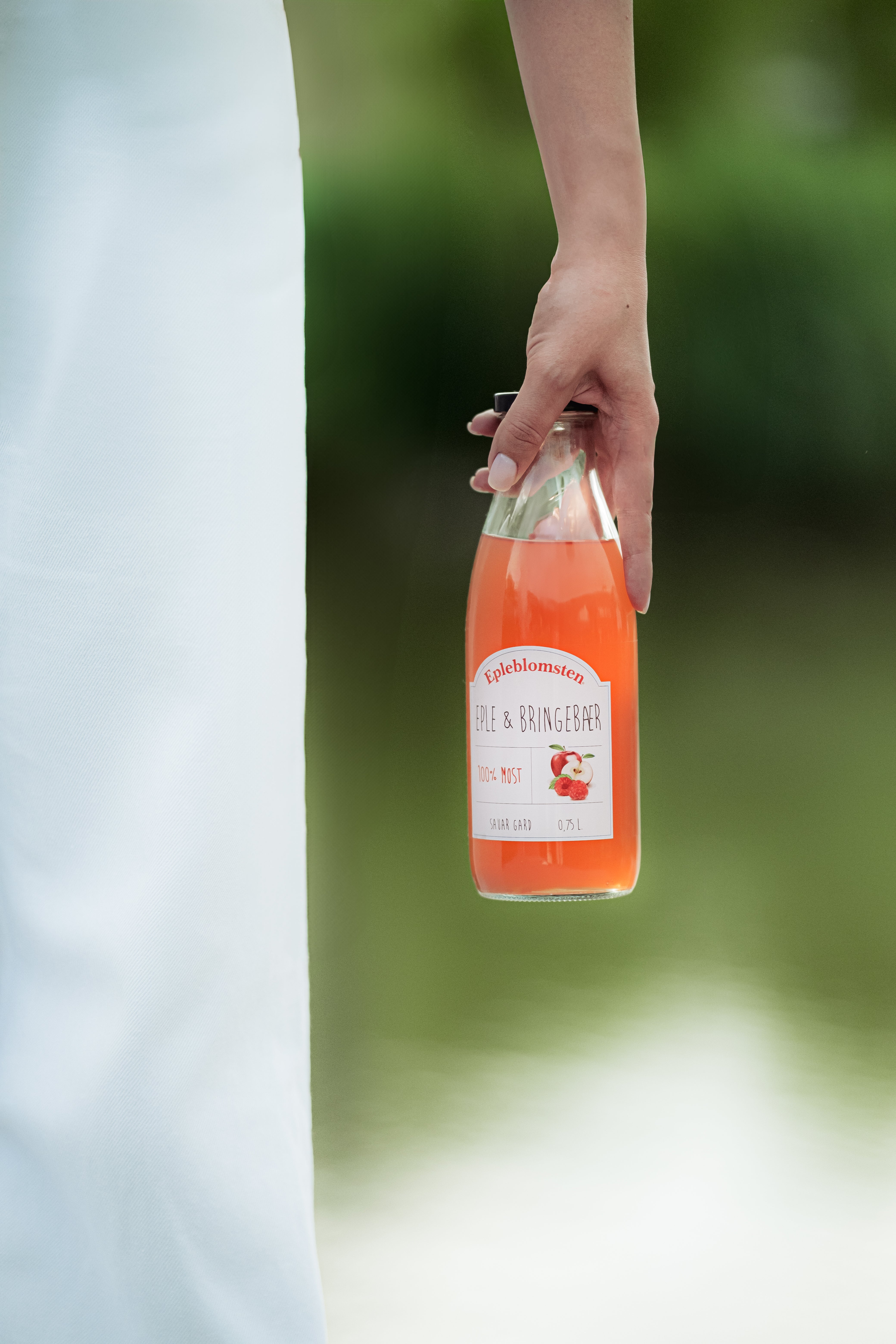 ABuy Apple and Raspberry Juice