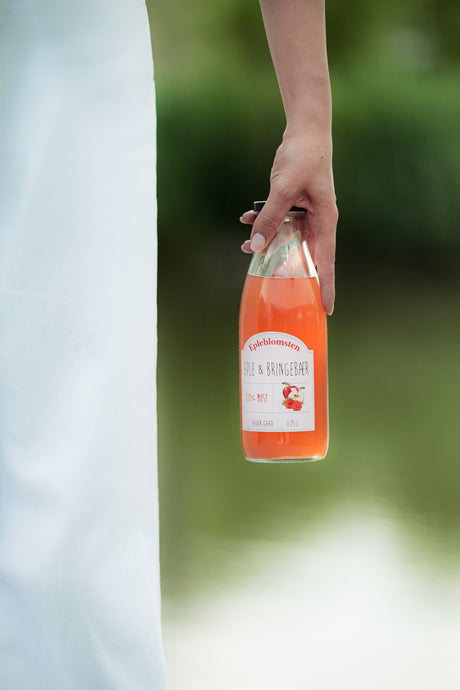 ABuy Apple and Raspberry Juice