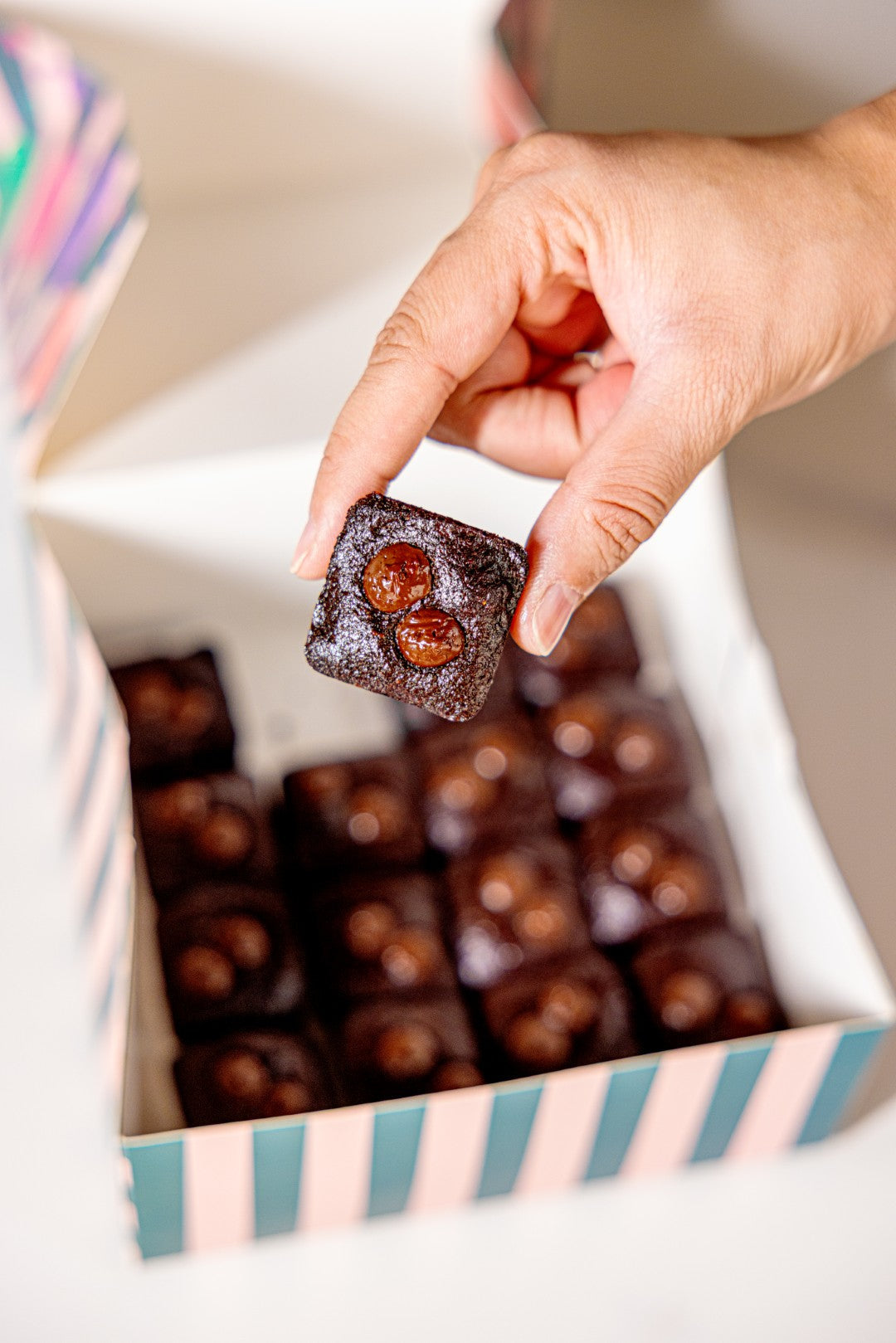 Mini Brownie Box – 16 Pieces